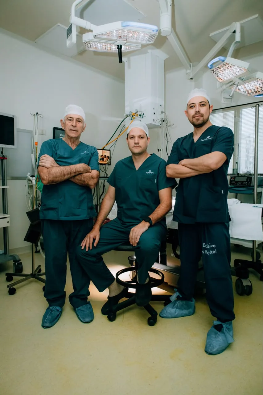 Equipo quirúrgico del Dr. Vidaurre
